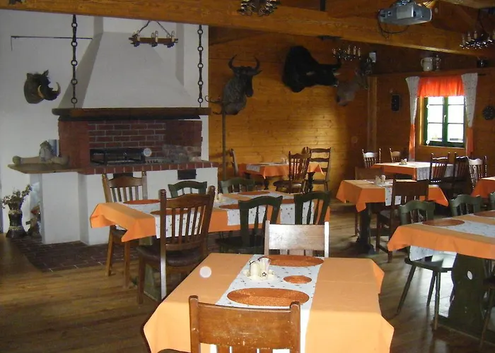 Gasthuis Penzion A Restaurace Myslivna Velký Újezd
