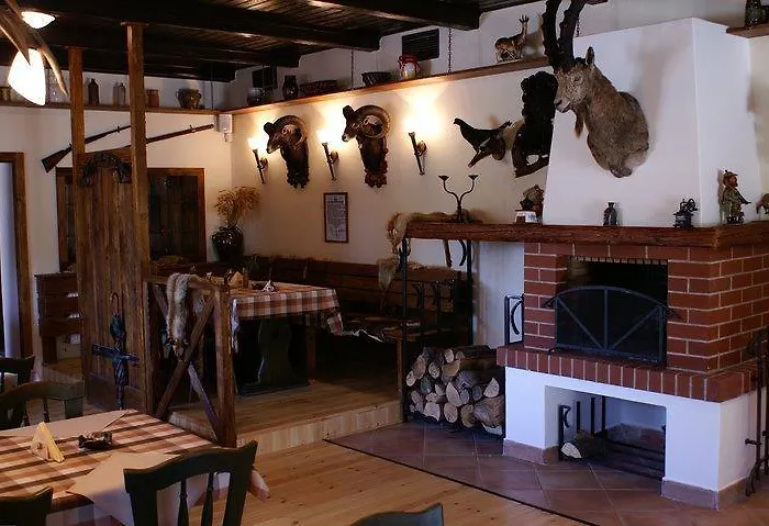 Gasthuis Penzion A Restaurace Myslivna Velký Újezd